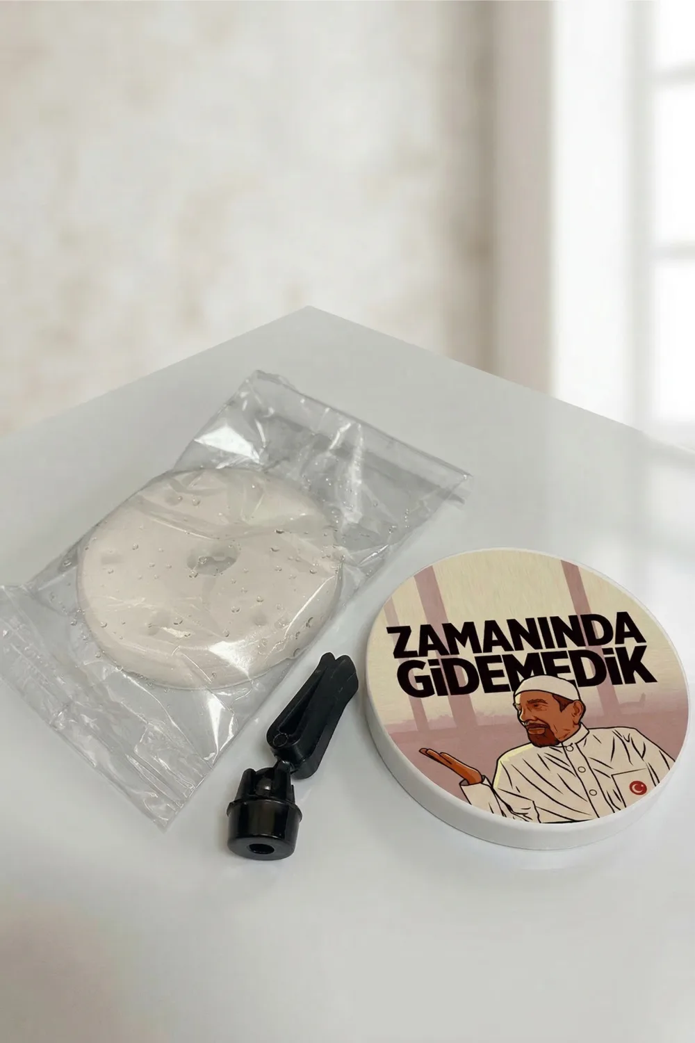Zamanında Gidemedik Yuvarlak Fan Oto Kokusu